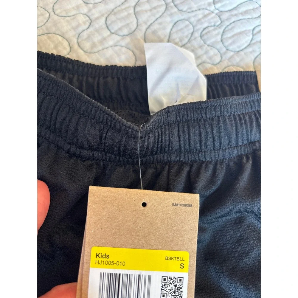 Nike Kobe Bryant Mamba Dri-FIT Basketball Shorts Boys Size Small